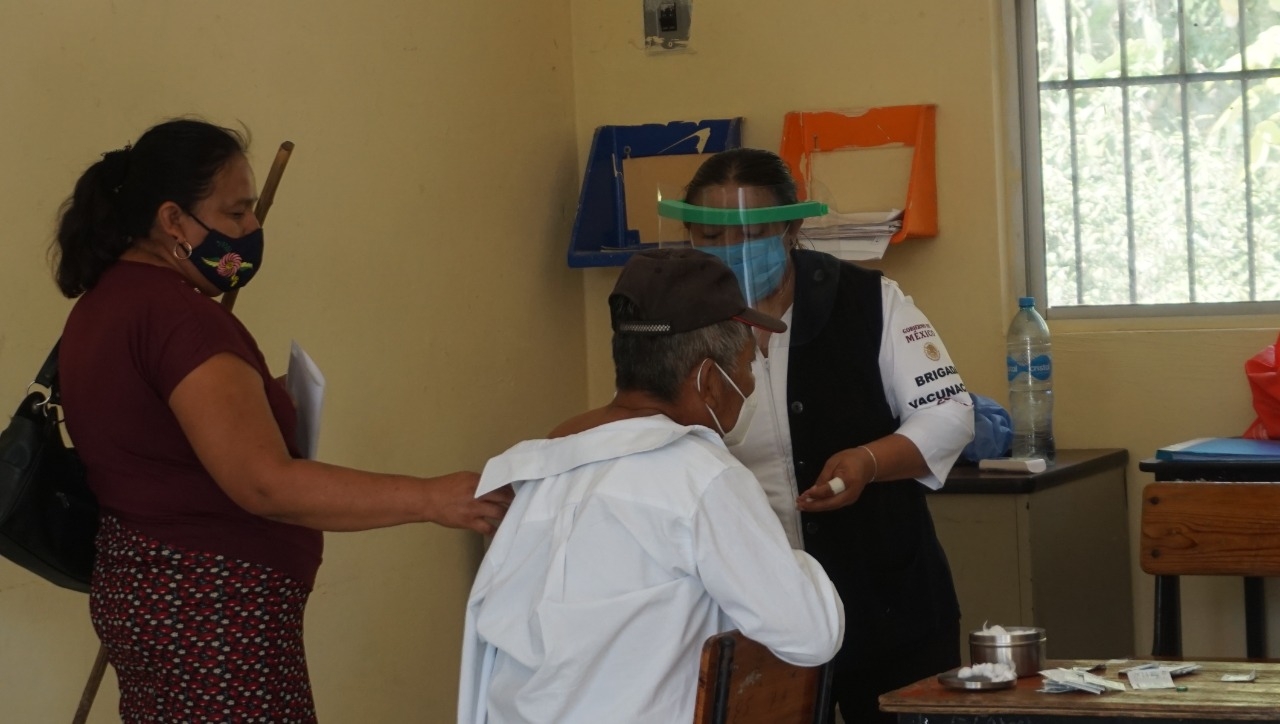 Más de 29 mil abuelitos han sido vacunados contra COVID-19 en Campeche