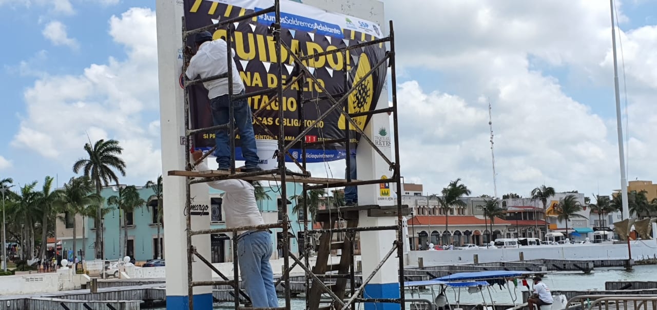 Se colocan para concientizar a quienes cruzan a la isla