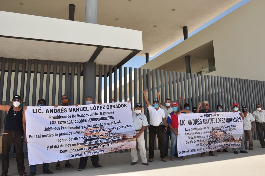 Los manifestantes piden ser escuchado por el presidente de la República Andrés Manuel López Obrador