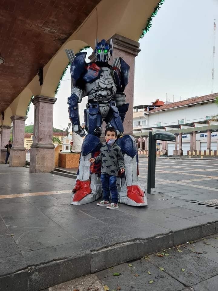 Optimus Prime provoca aglomeraciones en Tizimín