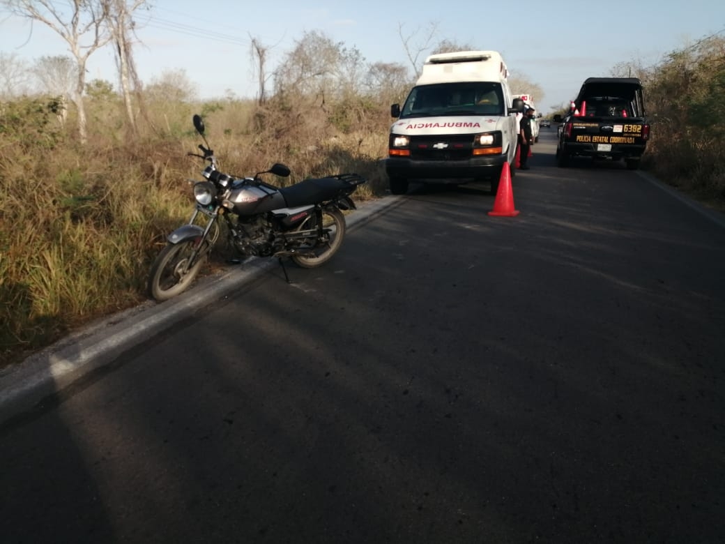 Muere policía tras derrapar en su motocicleta en el tramo Motul-Kiní