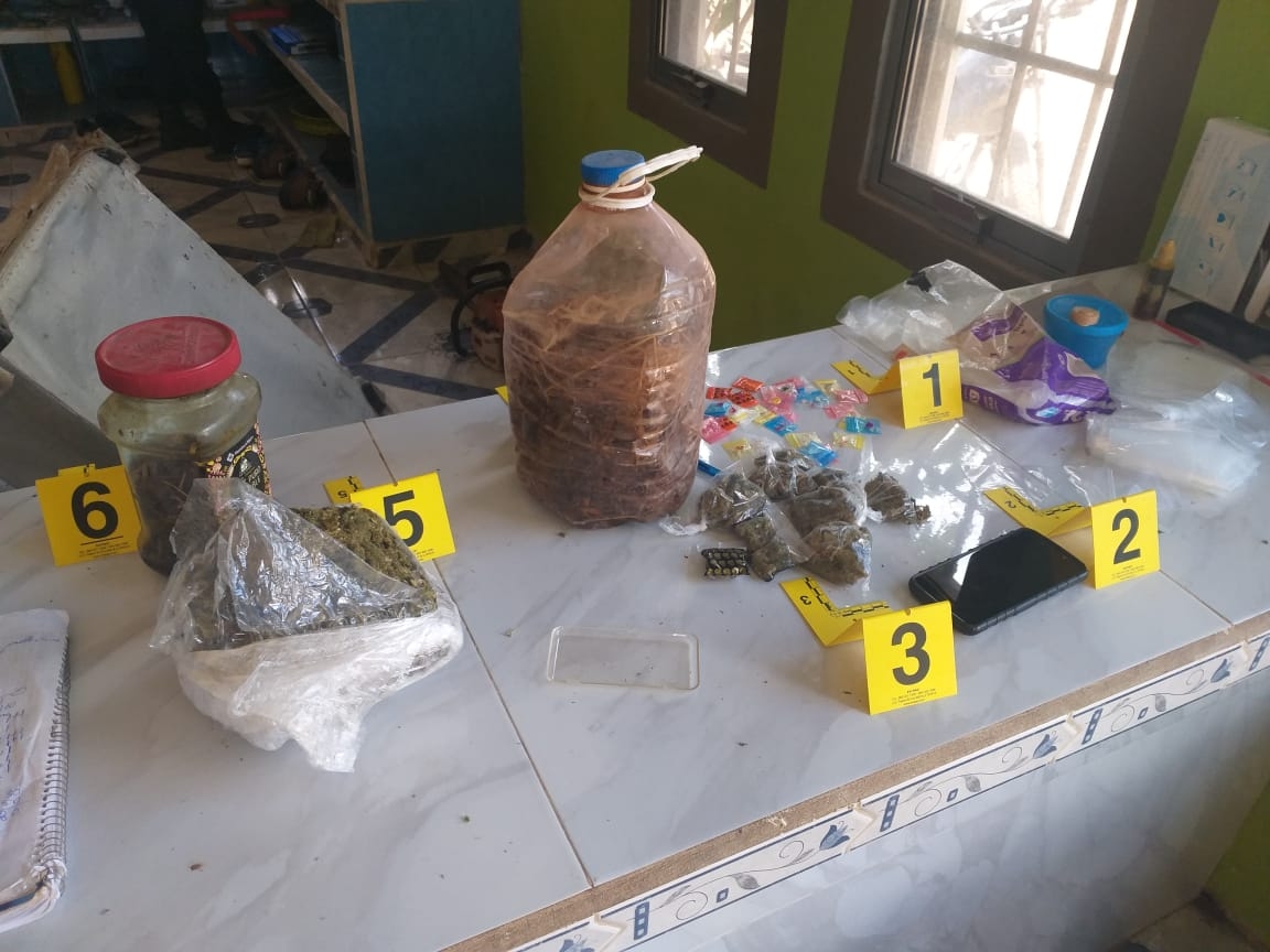 Diferentes tipos de droga, encontrada en el domicilio