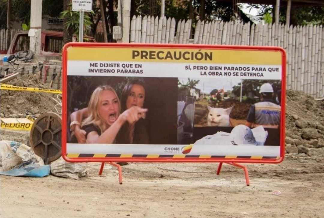 Con memes, avisan de obras urbanas en Ecuador