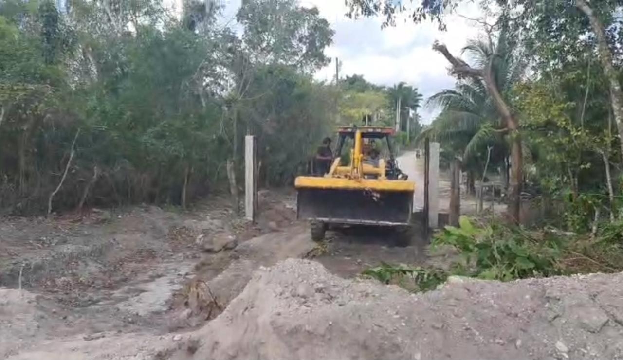 Habitantes de la comunidad Juan Sarabia bloquean acceso a balneario 'El Chorro'