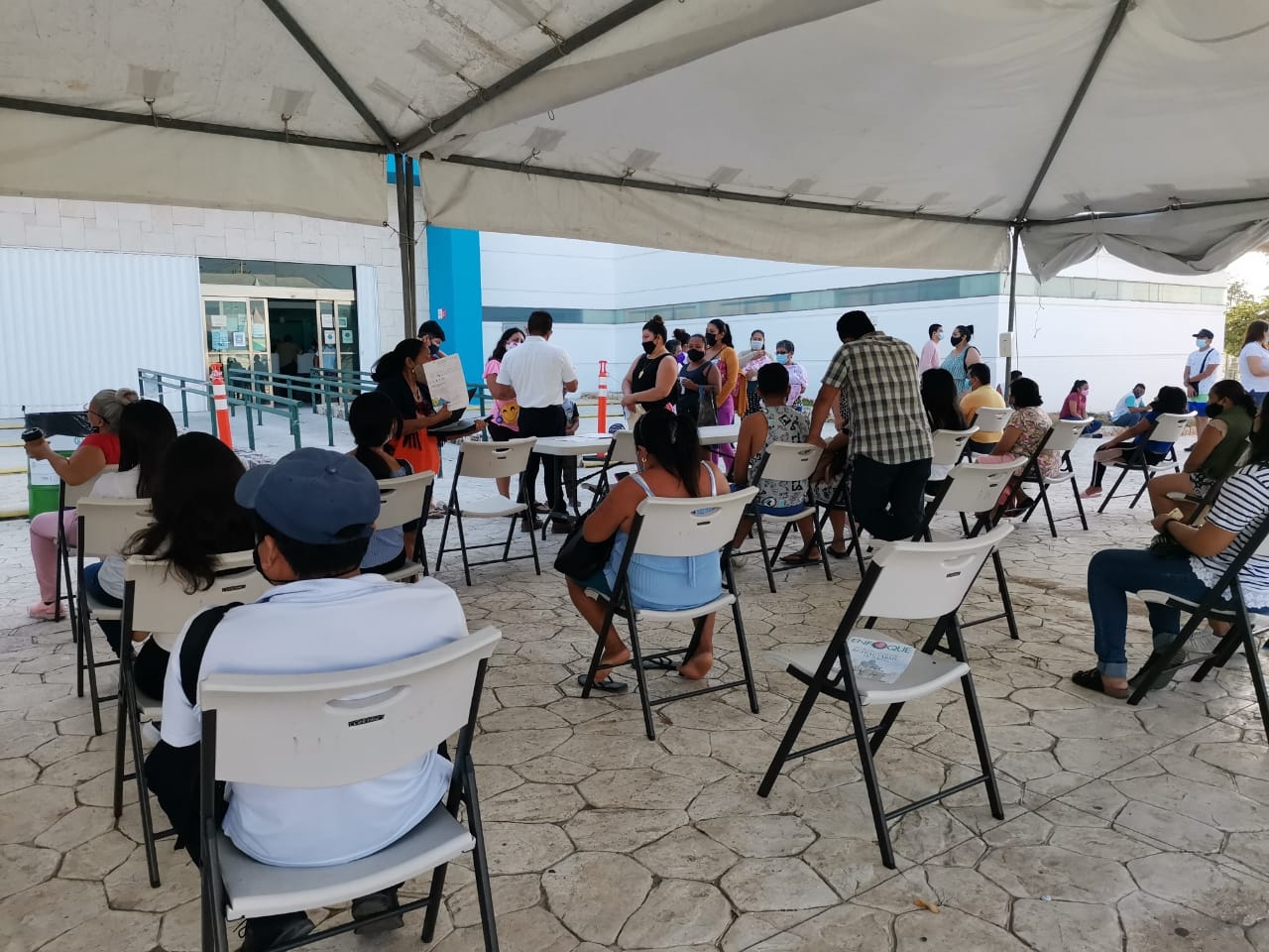 Cancún: Atraso en la vacunación de adultos mayores en el Hospital General