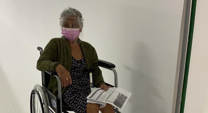 Cancún: Abuelita vacunada en el Hospital General indica sentirse mal