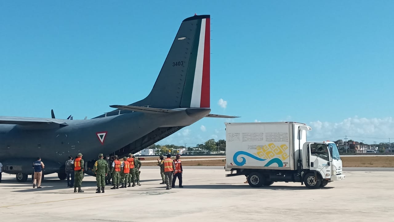 Llegan vacunas extras contra COVID-19 al aeropuerto de Chetumal: EN VIVO