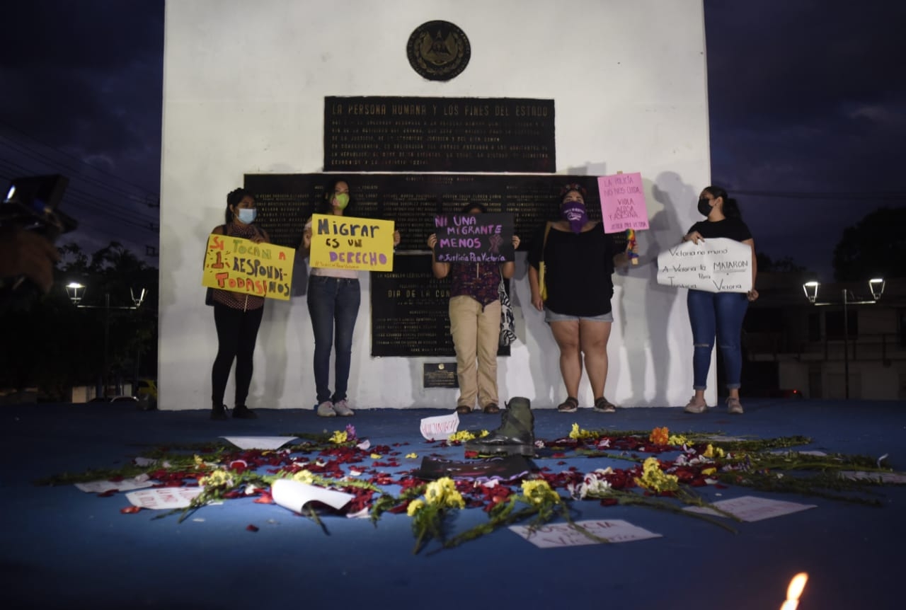 Feministas de El Salvador piden justicia por asesinato de Victoria en Tulum