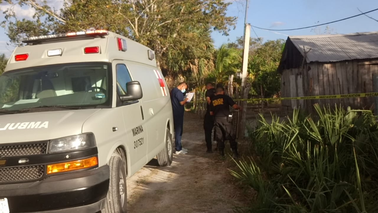 El presunto delincuente, que de acuerdo con vecinos asolaba la colonia Huanal, fue hallado con una herida en la cabeza y amarrado de extremidades