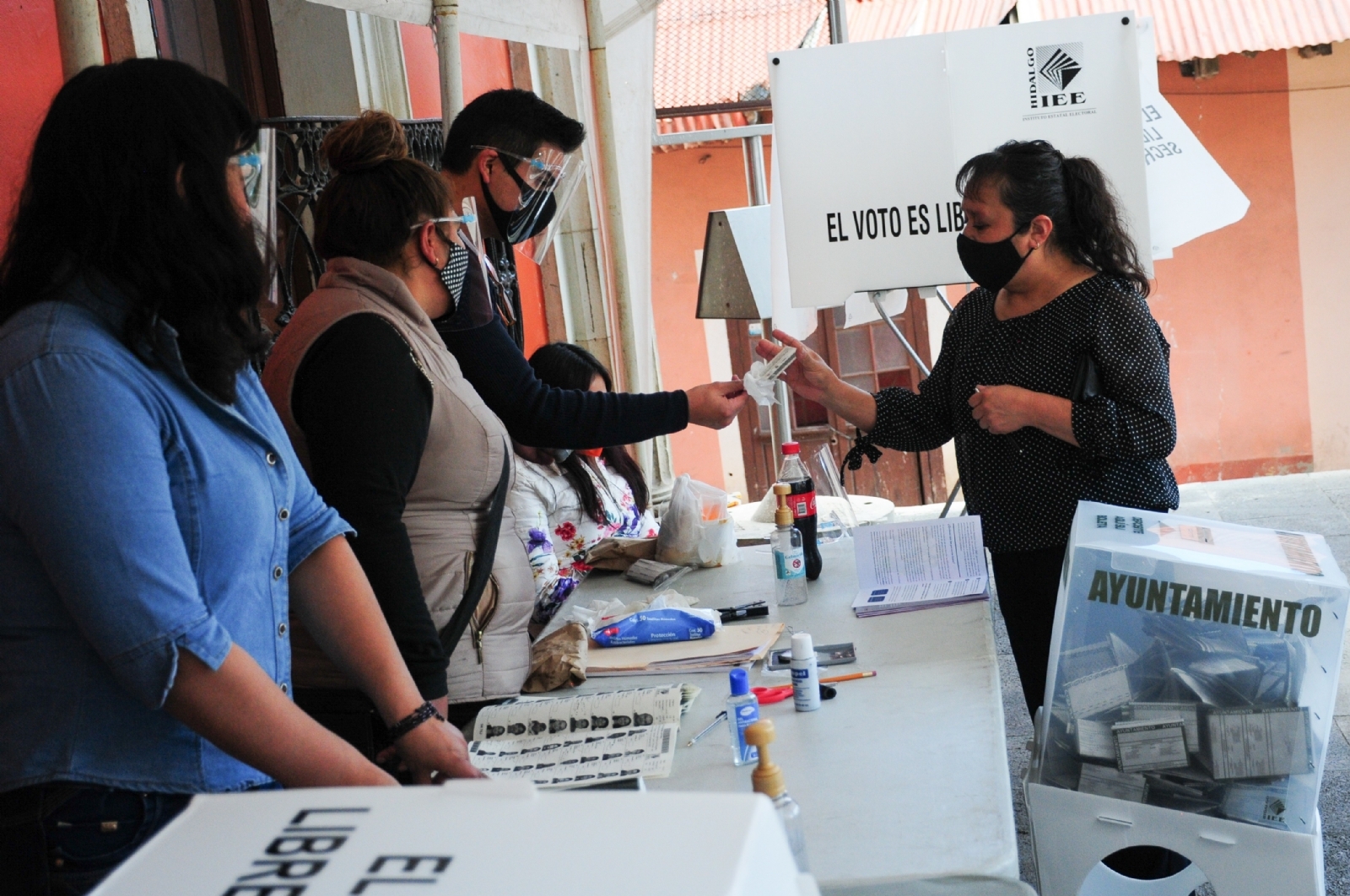 Casos sospechosos de COVID-19 no podrán votar en Yucatán, aclara IEPAC