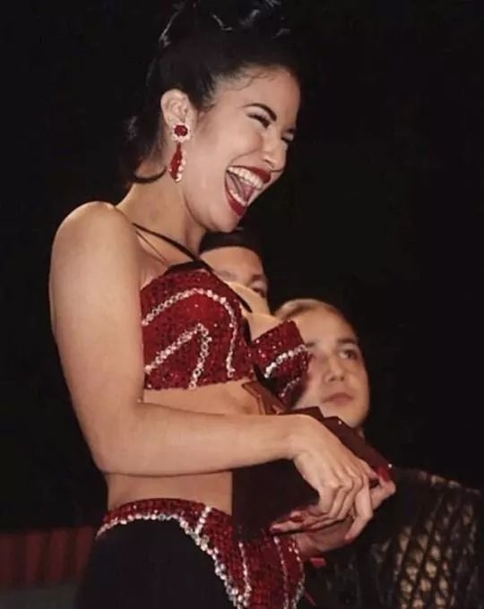 Arremeten contra Yolanda Saldívar, a 26 años del asesinato de Selena