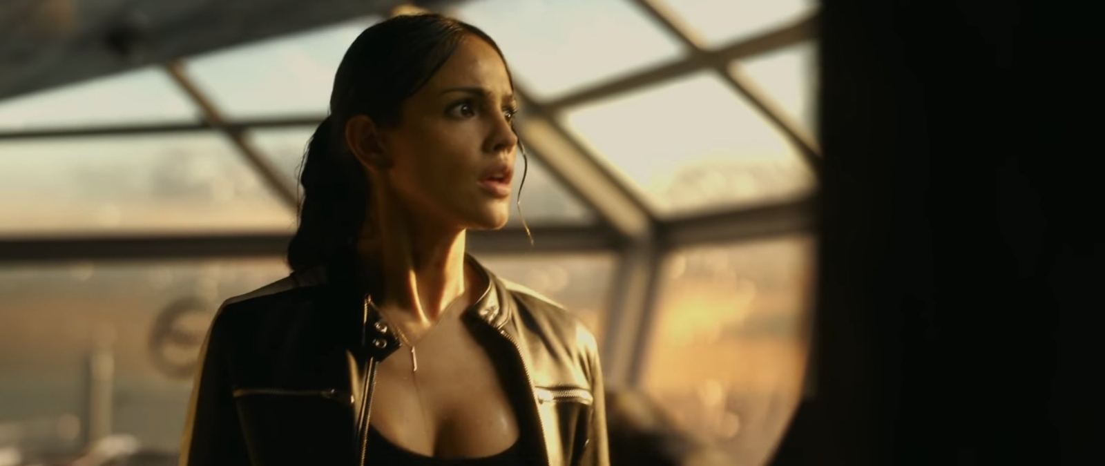 ¡Todo fue una broma!, Eiza González no será  Hawkgirl