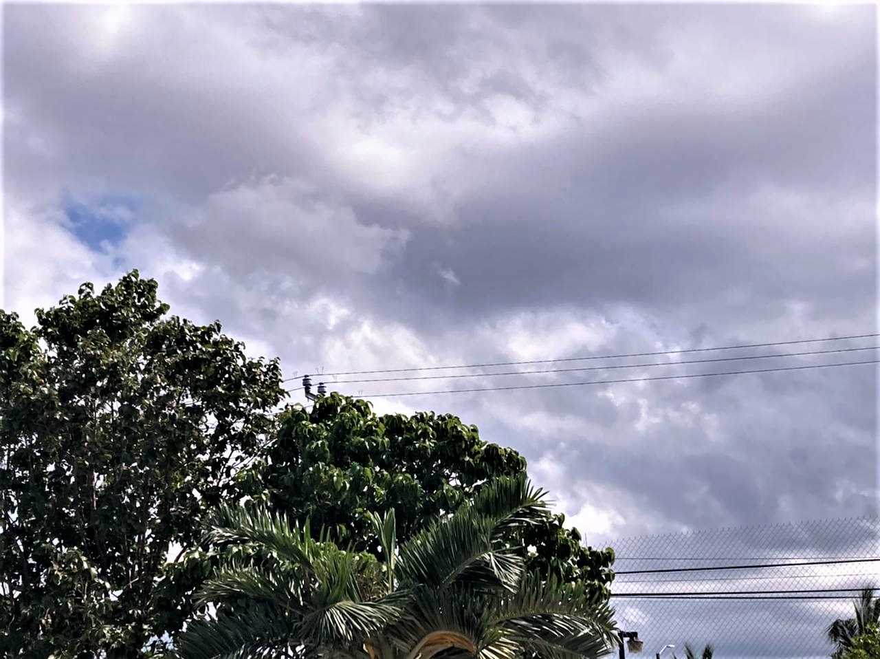 Se pronostica para Yucatán grandes posibilidades de lluvias debido a un canal de baja presión sumado a una onda tropical