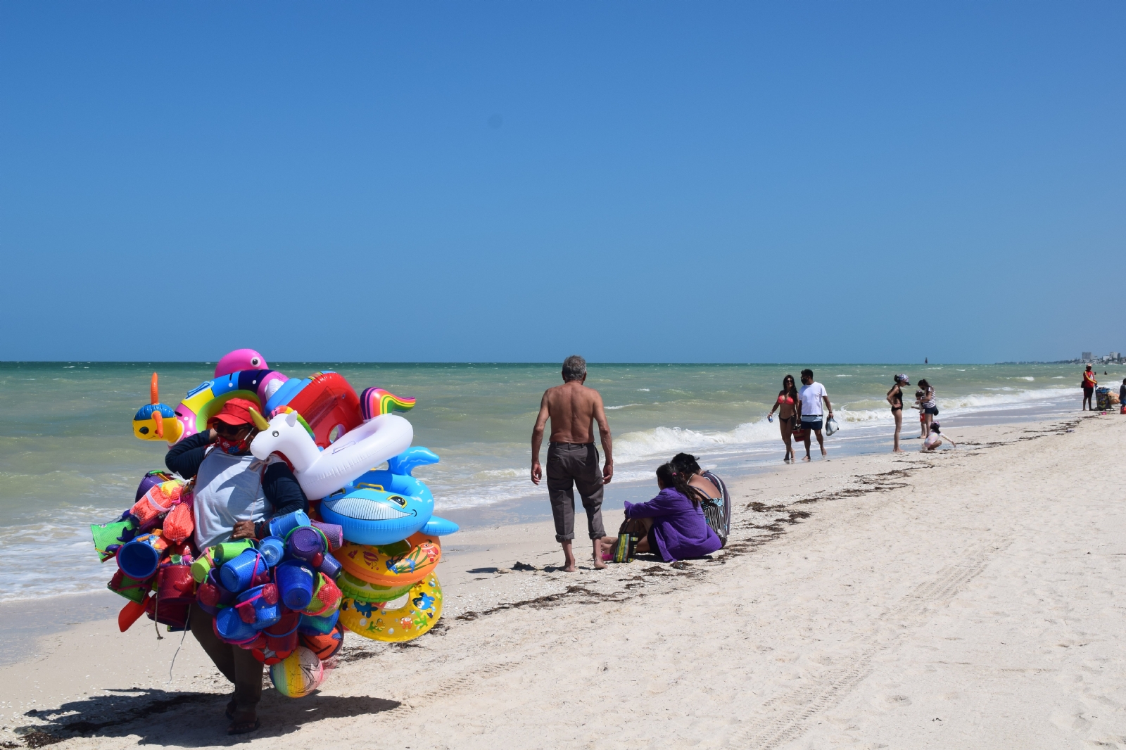 Bañistas regresan a Progreso este fin de semana pese al COVID-19