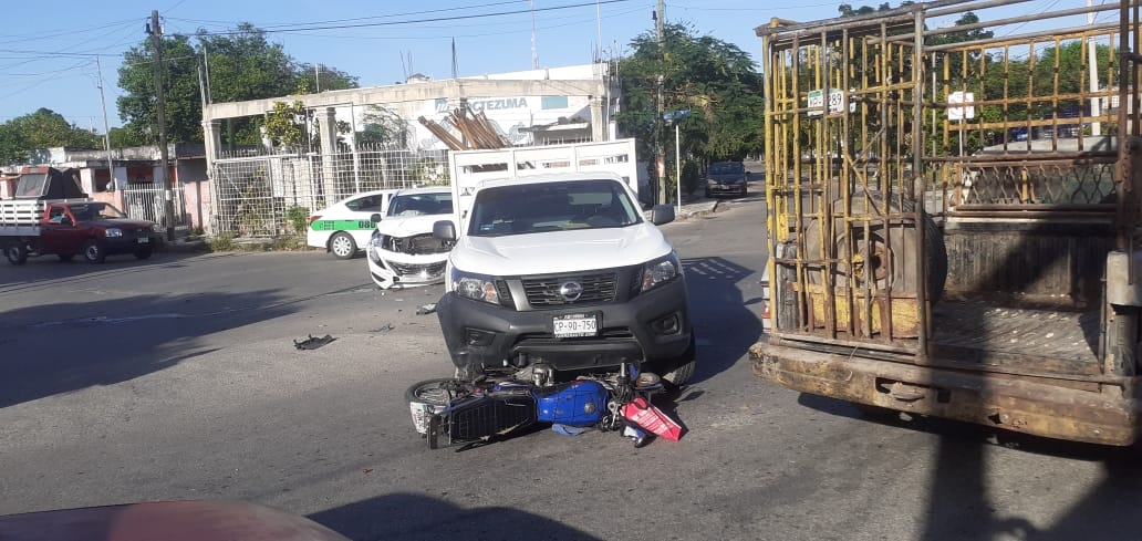 Aparatoso choque deja tres personas lesionadas al sur de Mérida