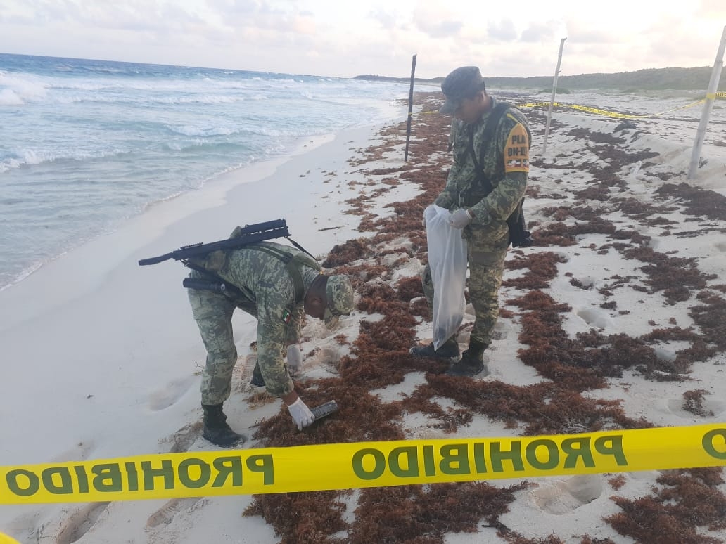 Recalan paquetes de marihuana en Playa Mezcalitos de Cozumel