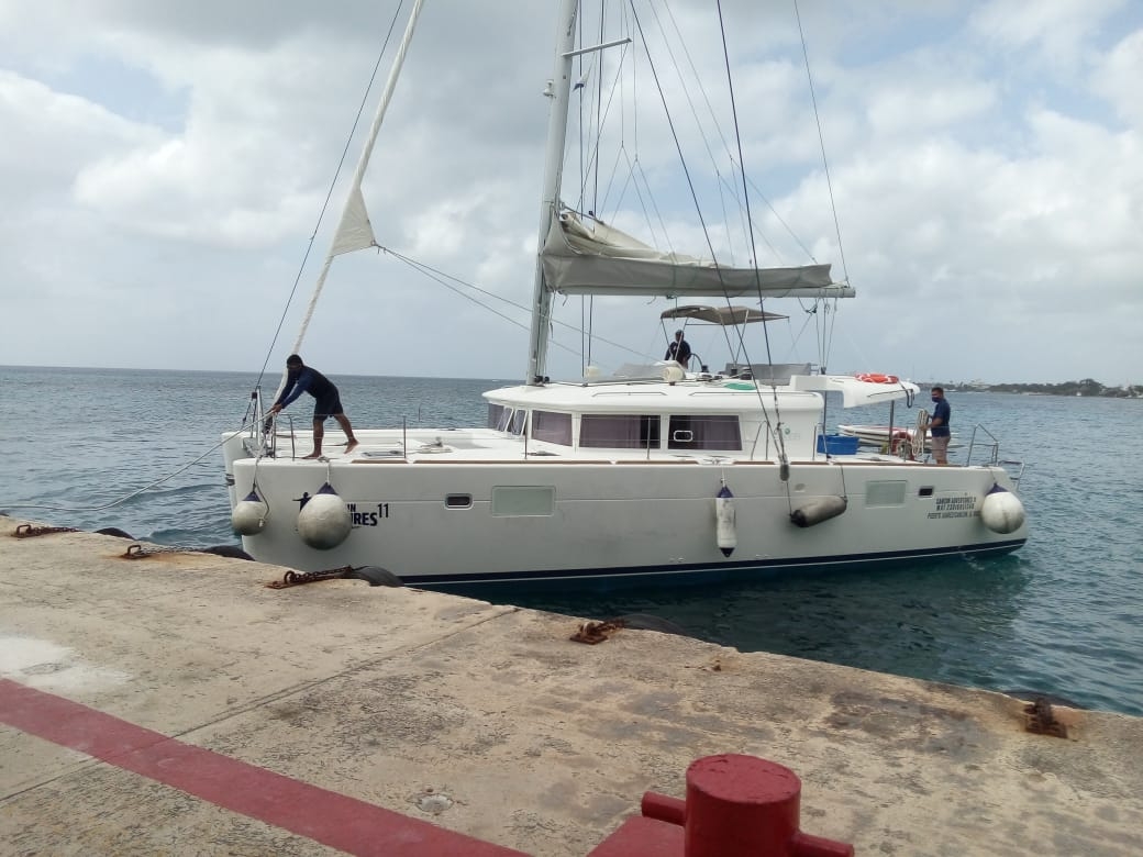 Turista ebria intenta nadar desde Cozumel hasta Cancún para 'no perder su vuelo'