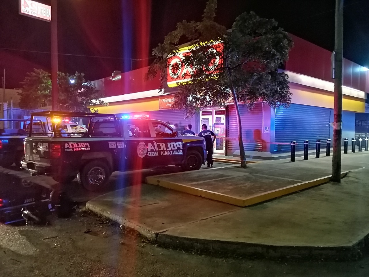 Hombre asalta un oxxo en la colonia Adolfo López Mateos de Chetumal