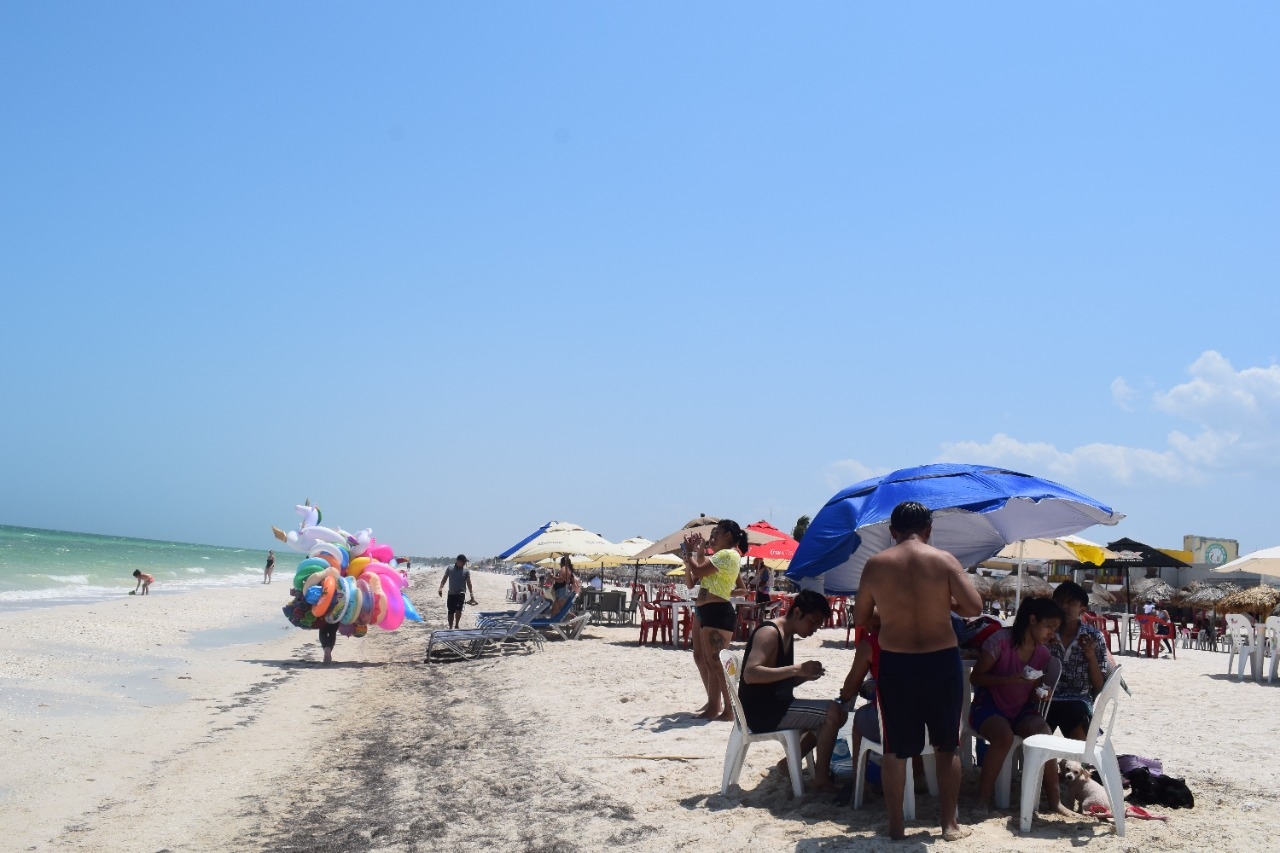 Este lunes reabrieron las playas en Progreso, tras dos semanas de mantenerse cerradas