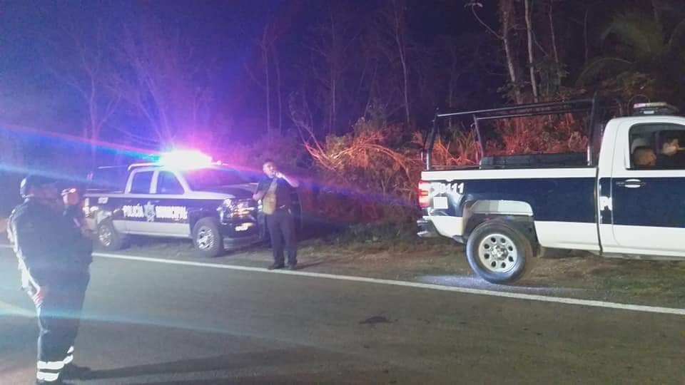 Hallan dos cuerpos dentro de una presunta ambulancia abandonada en Bacalar