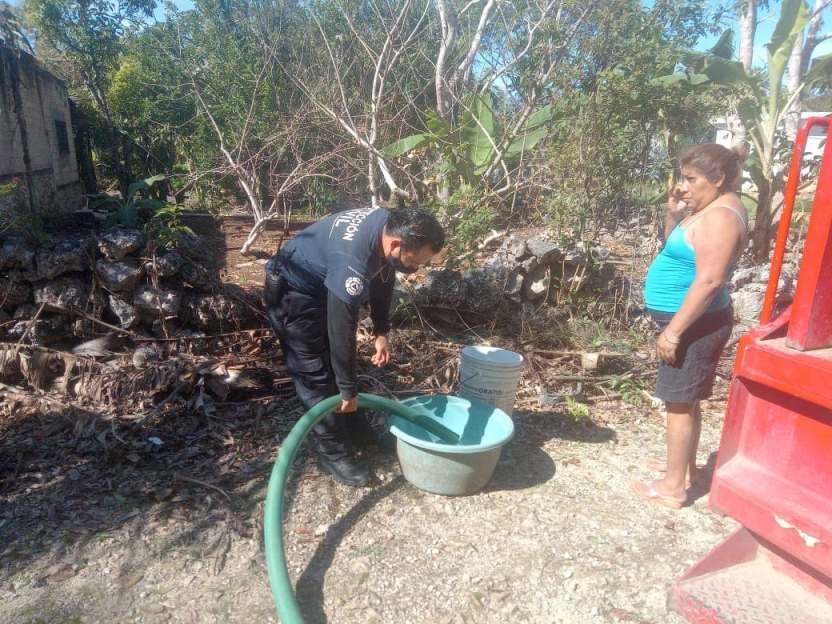 El desperdicio de agua aumenta el consumo y más con el calor