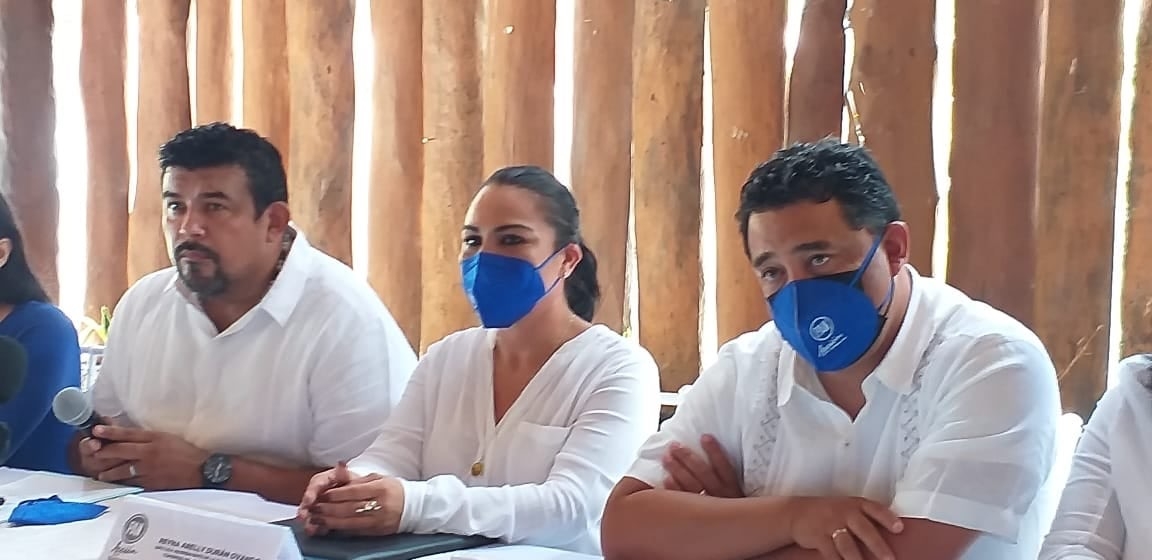 La integración de la diputada Reyna Duran a la fracción parlamentaria del PAN fue dada a conocer el por el presidente del partido político en Quintana Roo, Faustino Uicab Alcocer