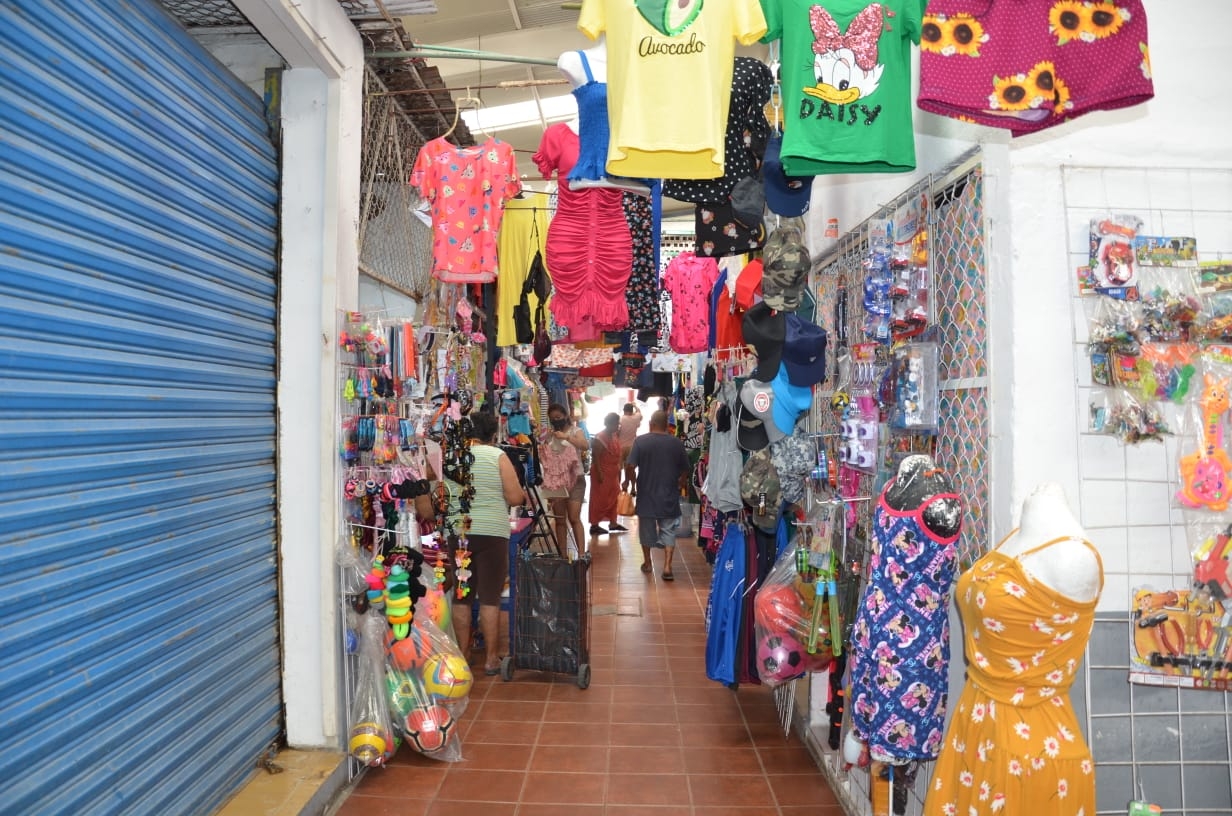 Cobros de la CFE causan molestia entre locatarios de Ciudad del Carmen