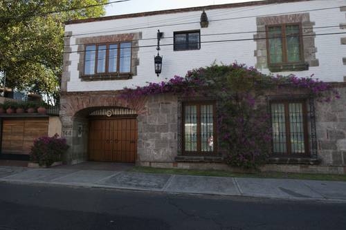 Fachada de la casa donde el escritor pasó los últimos años de su vida