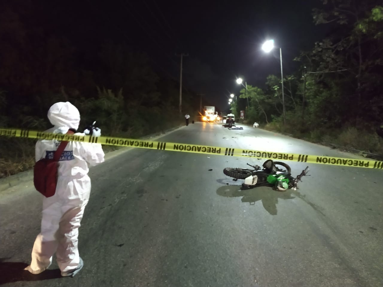 Muere un motociclista tras un fuerte accidente en Cancún