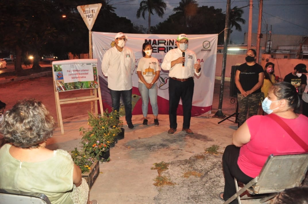 El candidato asistió a la instalación de un jardín en la colonia Miguel Alemán