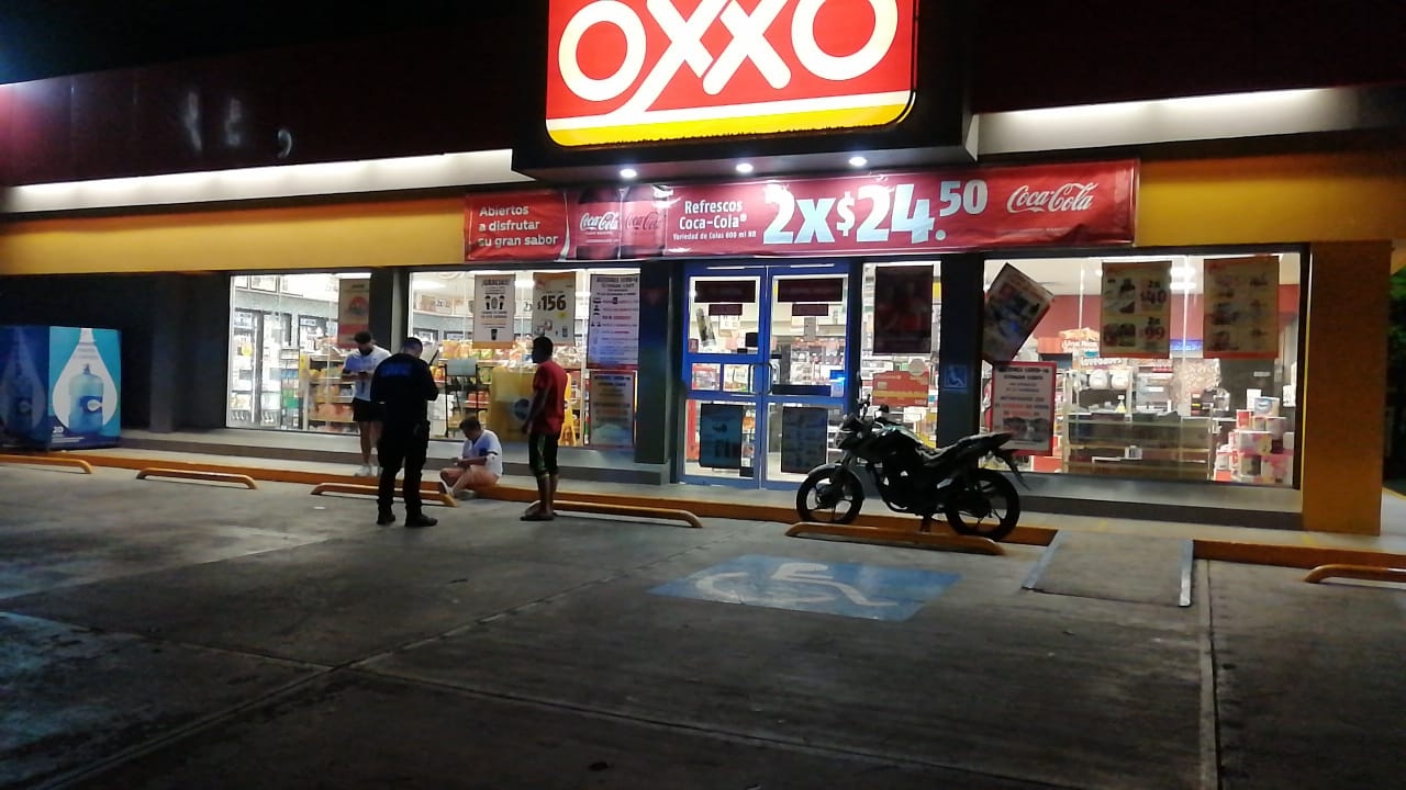 El intento de robo sucedió en la entrada de un Oxxo en Chetumal