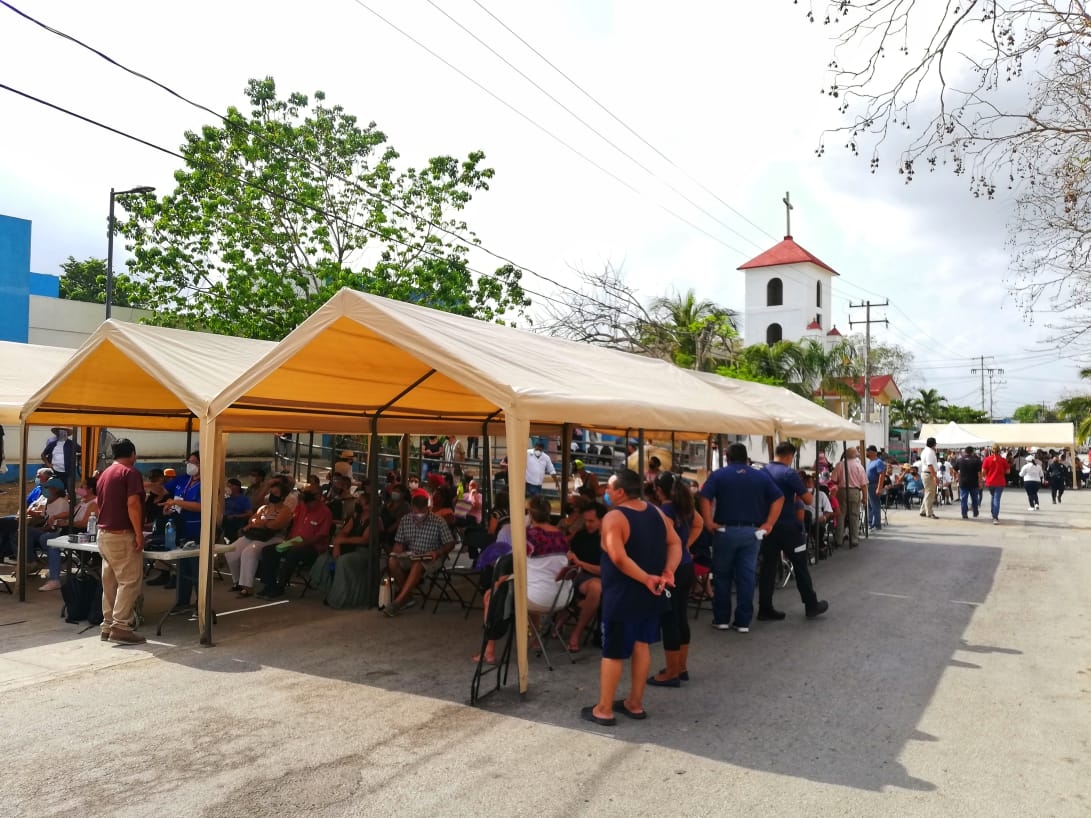 Adultos mayores acuden por su segunda vacuna contra COVID-19 en Puerto Morelos: VIDEO