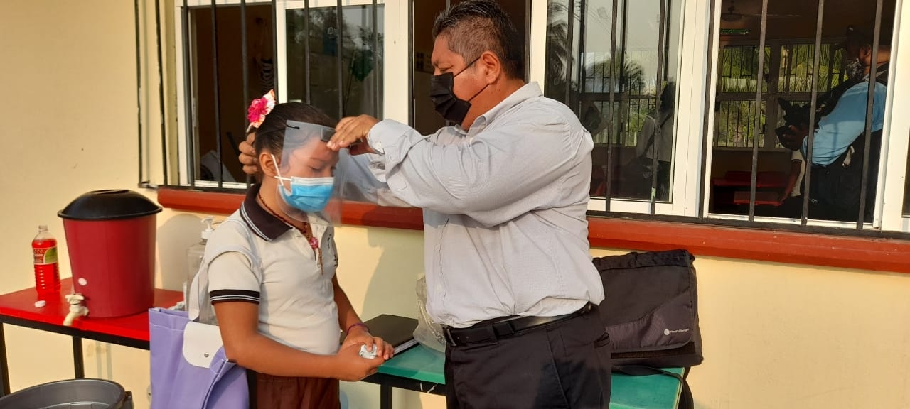 Niños regresan a clases en Canasayab, Campeche