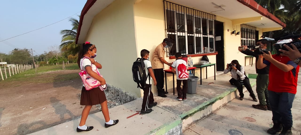 Cabe recordar que esta semana iniciaron las clases presenciales alumnos de 137 escuelas de diversas comunidades del estado