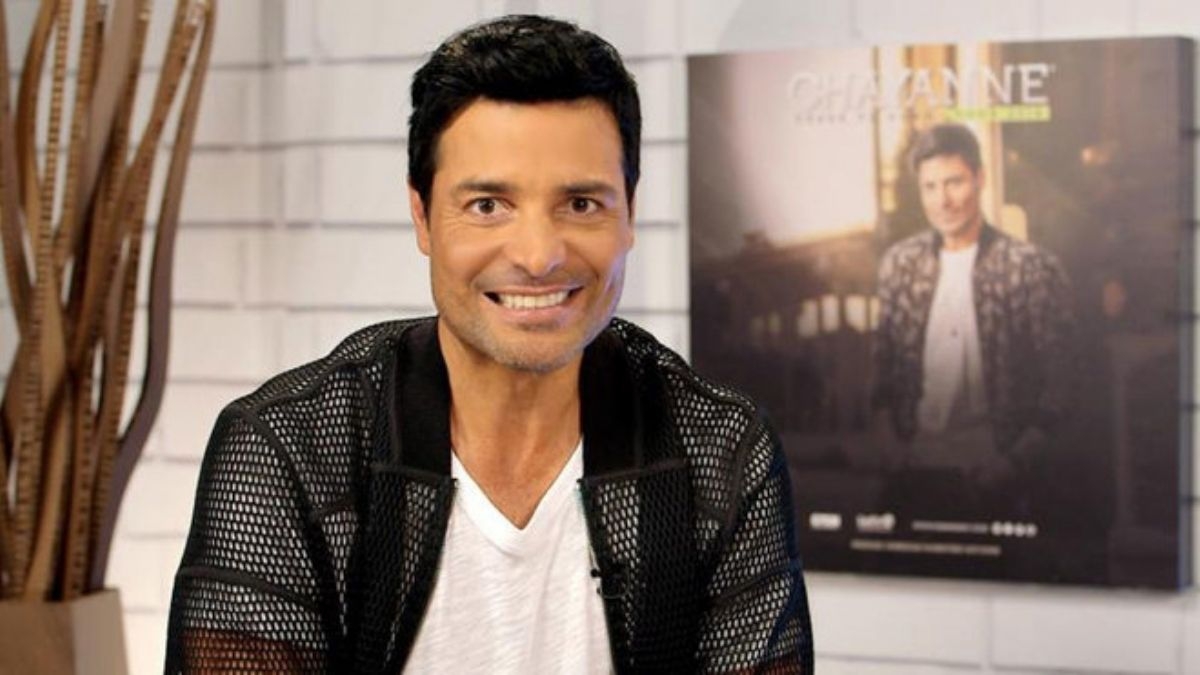 Chayanne recibe vacuna contra COVID-19