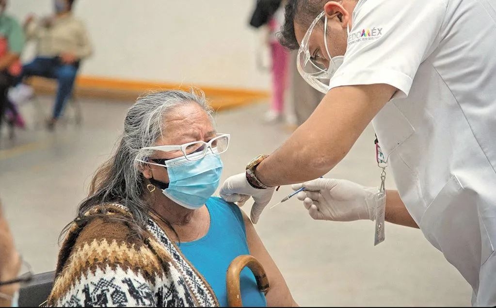 Último día de vacunación contra COVID-19 a abuelitos de Mérida