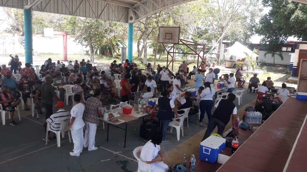 Chetumal: Agotan dos mil 456 vacunas contra COVID-19 en Cbtis 214