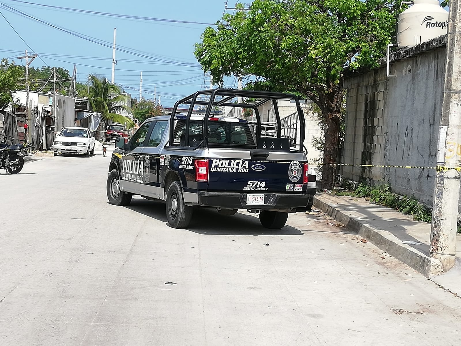 Al lugar llegaron policías preventivos, quienes acordonaron el área.