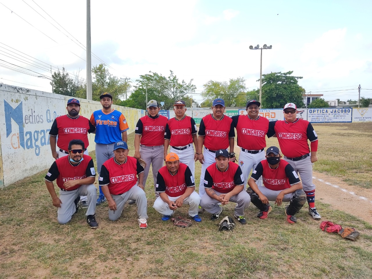 Equipo 'Amigos de Villaseñor' avanza en la Liga Municipal de Softbol en Chetumal