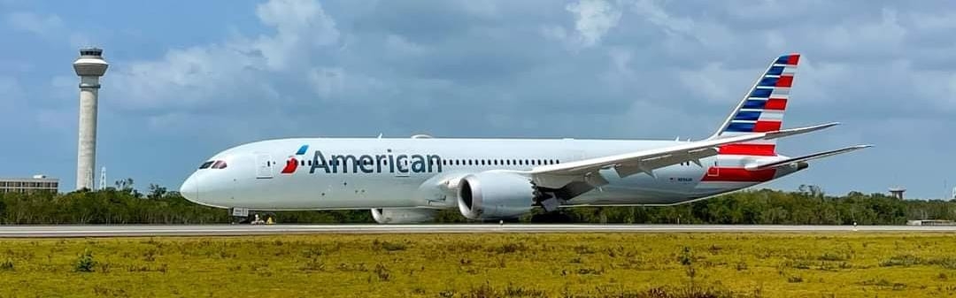 Avión de American Airlines aterriza de emergencia en aeropuerto de Cancún