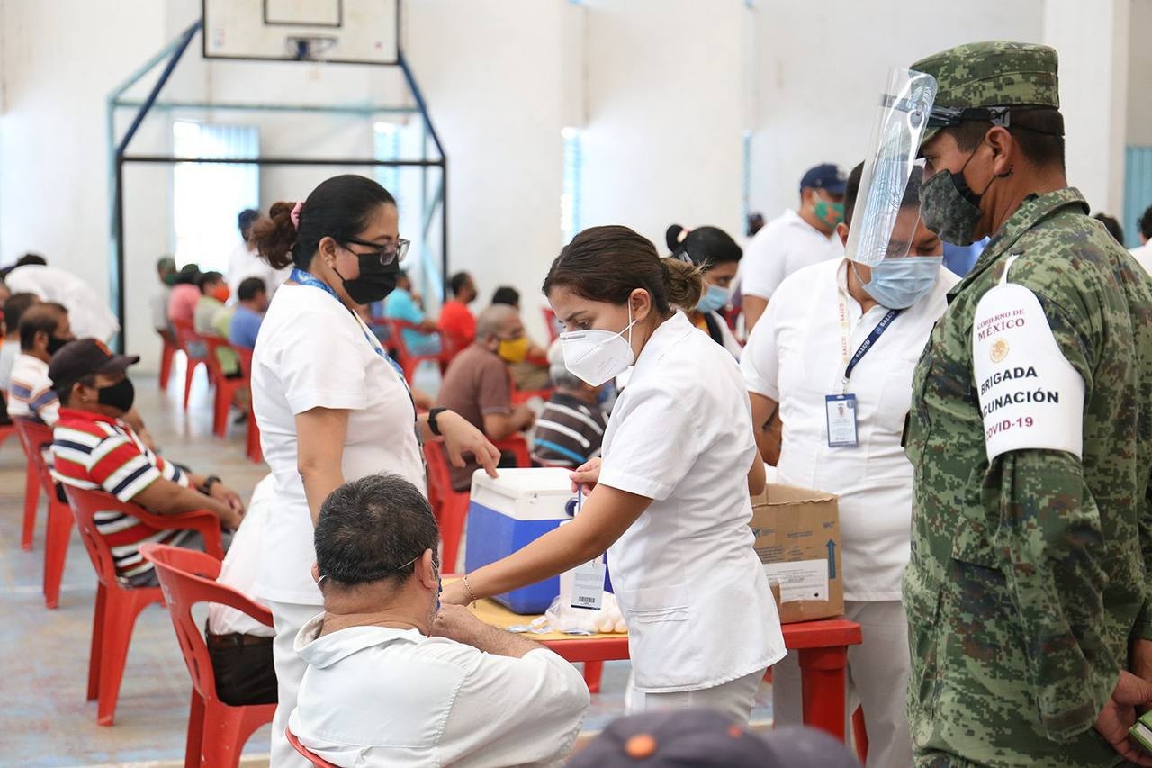 Concluye primera jornada de vacunación contra COVID-19 a abuelitos de Yucatán