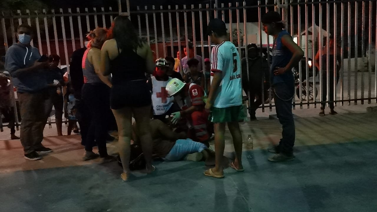 Dejan inconsciente a joven tras golpe con pistola en Ciudad del Carmen