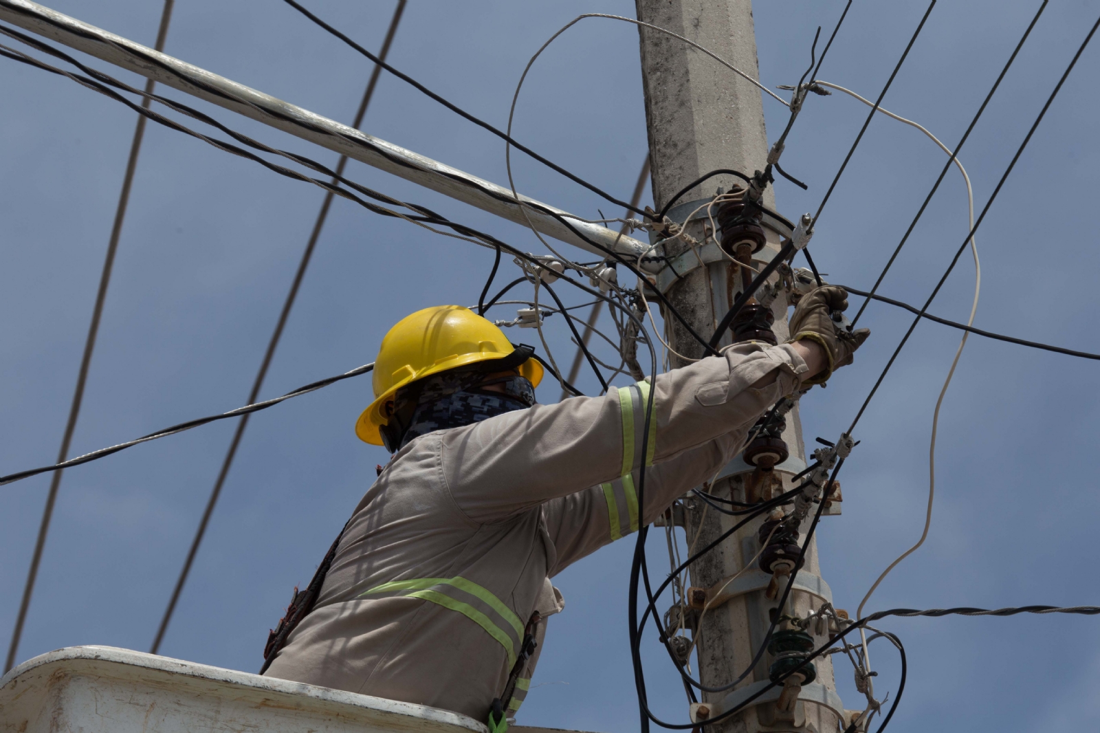 Comisarías y zona norte de Mérida se quedarán sin electricidad este sábado
