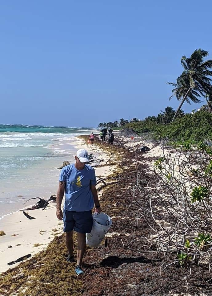 Habitantes de Mahahual realizan por segunda semana consecutiva limpieza de playas