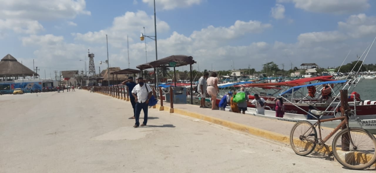 Puerto de Chiquilá presenta aforo bajo de pasajeros en el cruce a Holbox