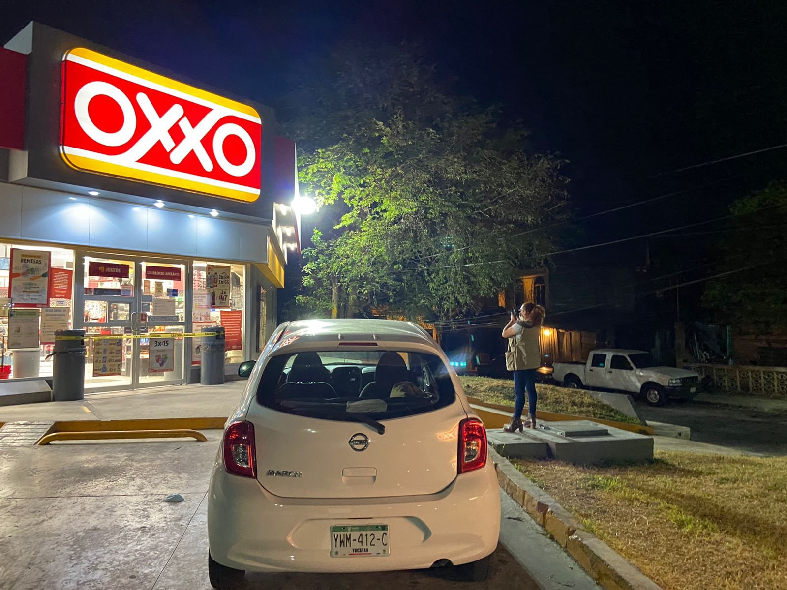 Hombre asalta Oxxo con un cúter en la comisaría de Samulá en Campeche