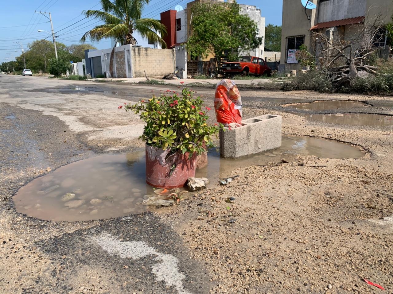 Actualmente las calles del fraccionamoiento Ciudad Caucel se encuentra en deterioro