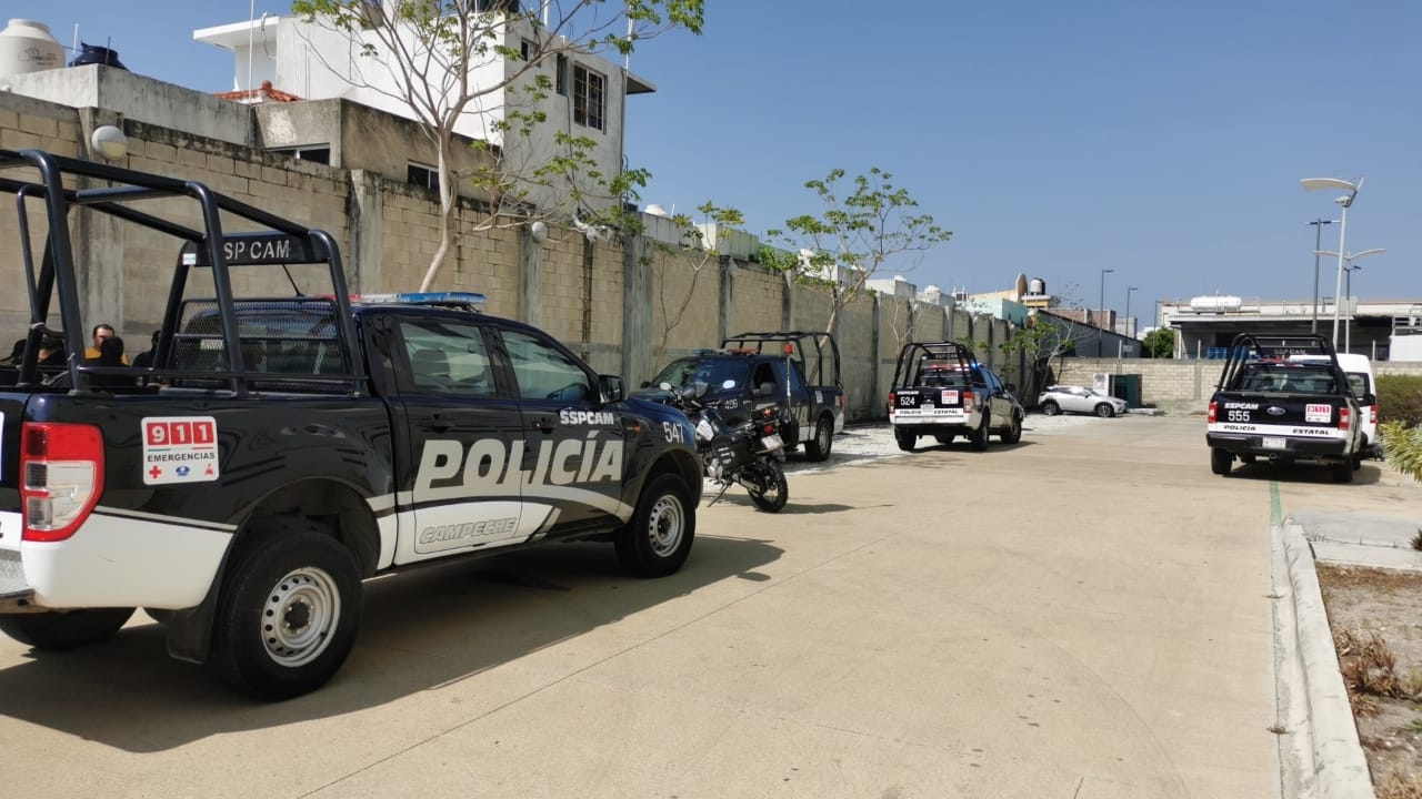 Hombre hostiga a su pareja en su trabajo; termina detenido en Ciudad del Carmen