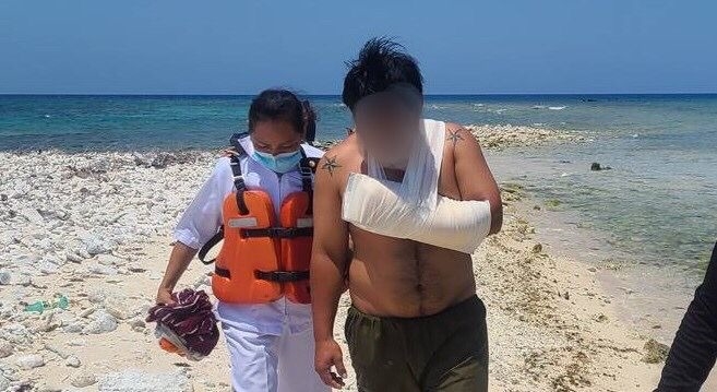 Progreso: Marina rescata a joven pescador en alta mar