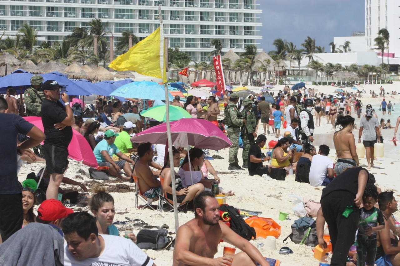COVID-19: Quintana Roo regresa a Semáforo Naranja por rebrote tras Semana Santa